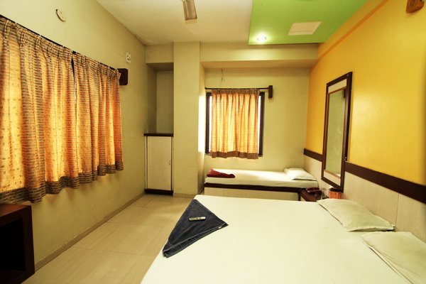  hotels near shirdi temple
